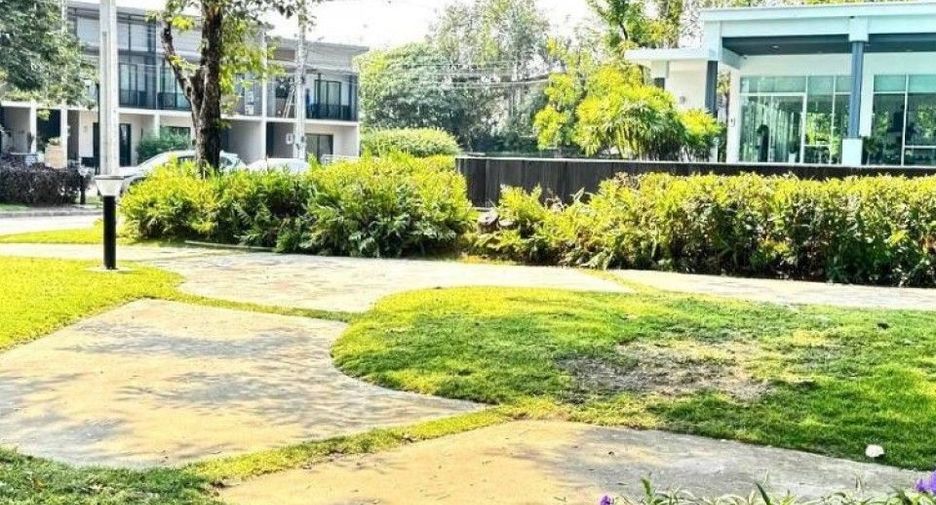 À vendre 3 chambres maison de ville à Bang Bo, Samut Prakan