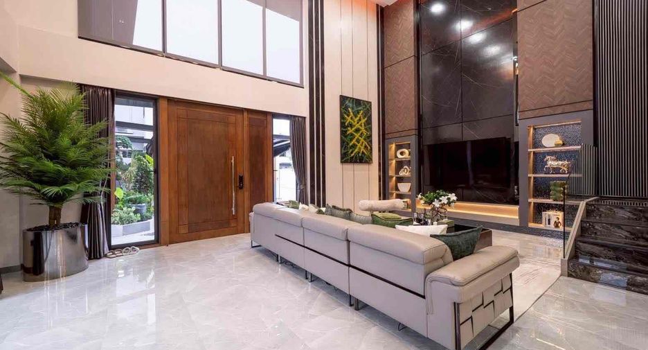 For sale 5 ベッドルーム villa in Bang Lamung, Chonburi