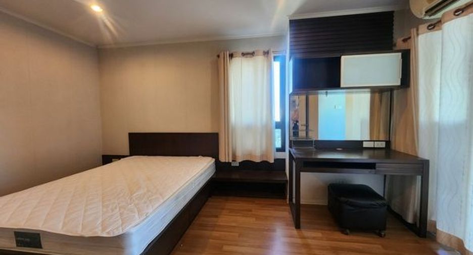 À louer 2 chambres condo à Thon Buri, Bangkok