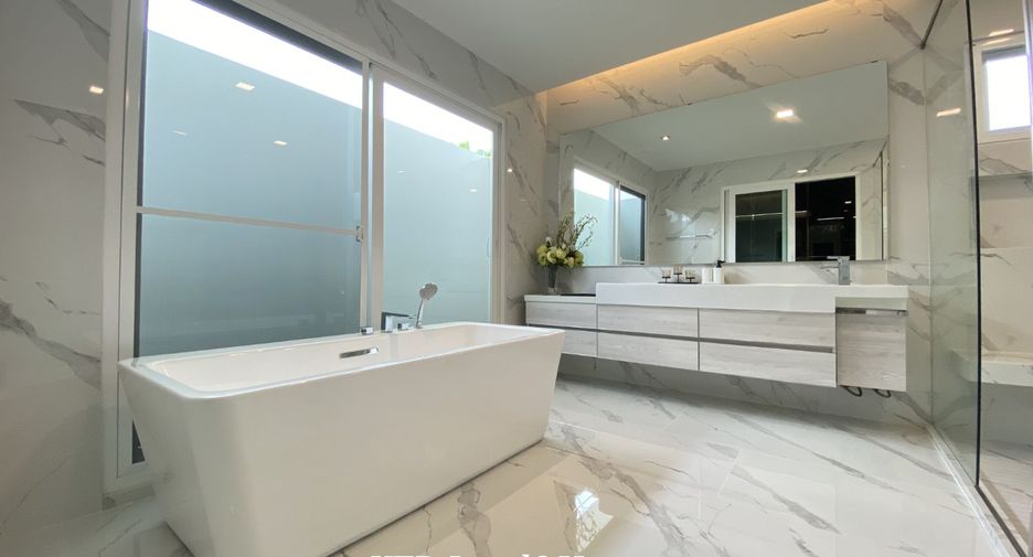 For rent 4 bedrooms house in Prawet, Bangkok