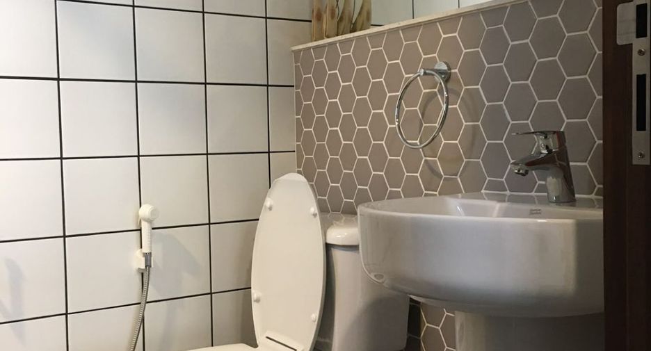 Reihenhaus zur Miete mit 4 Zimmer in Khlong Toei, Bangkok