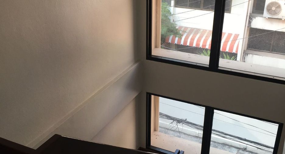 Reihenhaus zur Miete mit 4 Zimmer in Khlong Toei, Bangkok