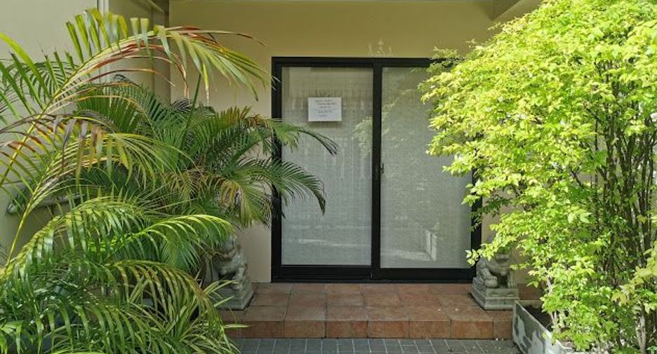 Reihenhaus zur Miete mit 4 Zimmer in Khlong Toei, Bangkok
