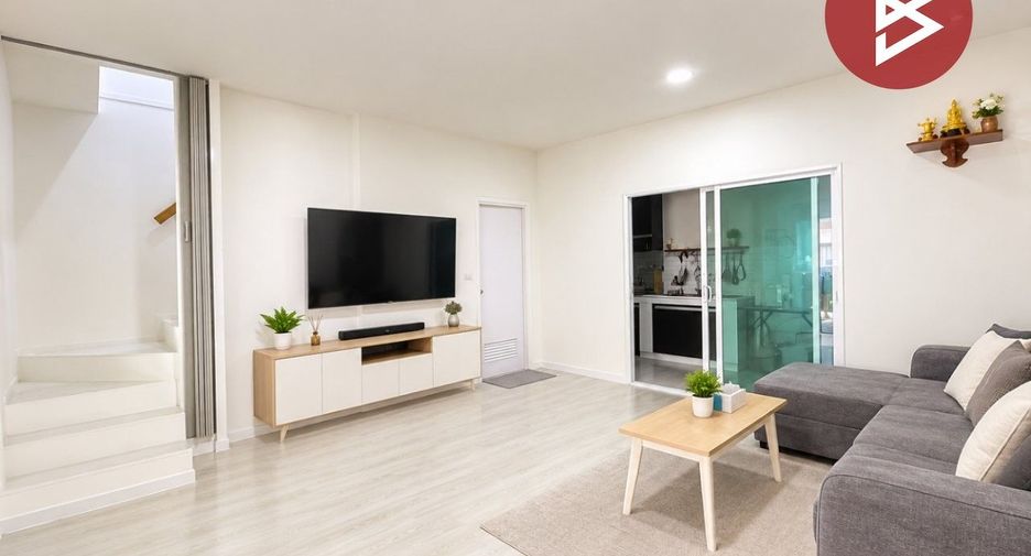 Reihenhaus zum Kauf mit 3 Zimmer in Phra Samut Chedi, Samut Prakan