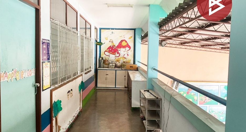 Terreno en alquiler y en venta en Bang Phlat, Bangkok