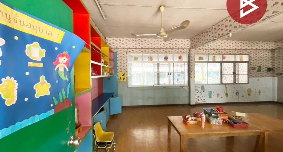 Terreno en alquiler y en venta en Bang Phlat, Bangkok