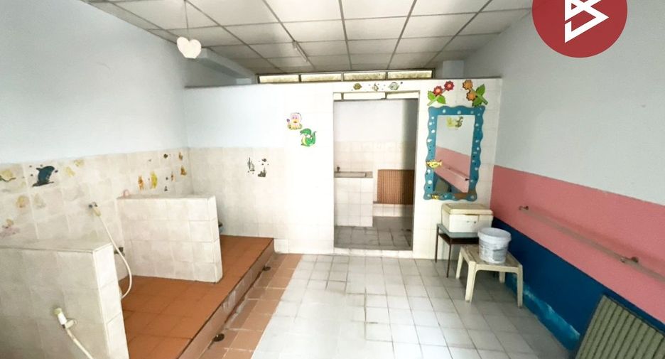 Terreno en alquiler y en venta en Bang Phlat, Bangkok