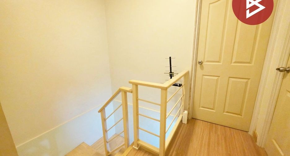 À vendre 3 chambres maison de ville à Bang Phli, Samut Prakan