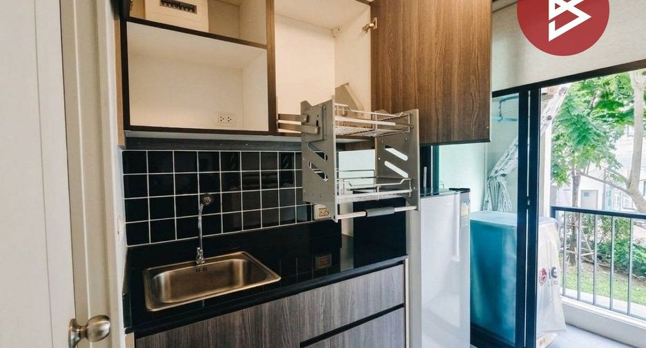 For sale 1 bed condo in Mueang Samut Prakan, Samut Prakan