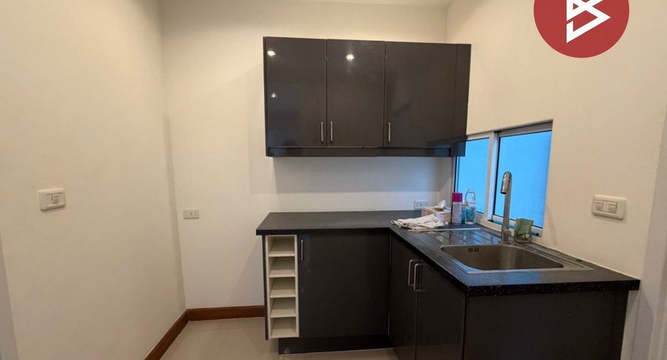 For sale 3 ベッドルーム house in Mueang Samut Prakan, Samut Prakan