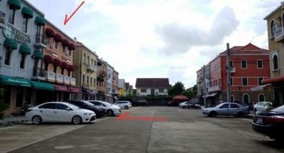 Продажа 6 спальни торговое помещение в Банг Кхен, Бангкок