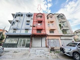 Local comercial en venta de 2 habitaciones en Nong Chok, Bangkok