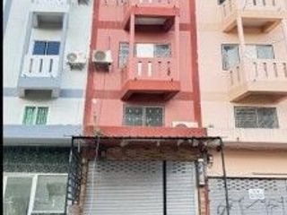 Local comercial en venta de 2 habitaciones en Nong Chok, Bangkok