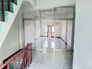 Local comercial en venta de 2 habitaciones en Nong Chok, Bangkok