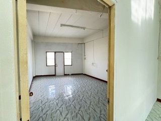 Local comercial en venta de 2 habitaciones en Nong Chok, Bangkok