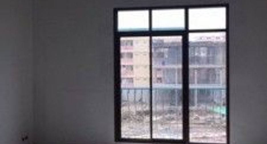 Продажа 3 спальни торговое помещение в Щанг Тхонгланг, Бангкок