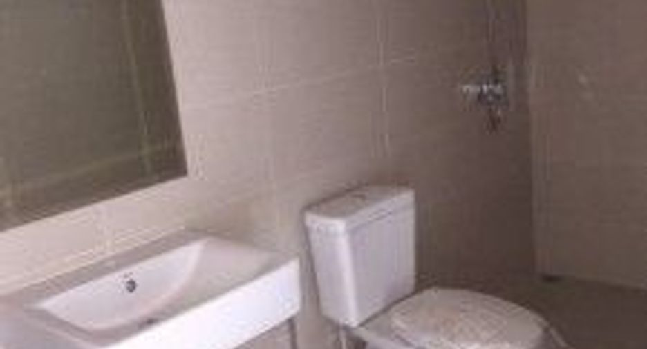 Продажа 3 спальни торговое помещение в Щанг Тхонгланг, Бангкок