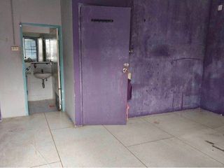 Local comercial en venta de 4 habitaciones en Taling Chan, Bangkok