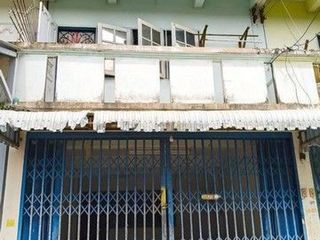 Local comercial en venta de 4 habitaciones en Taling Chan, Bangkok