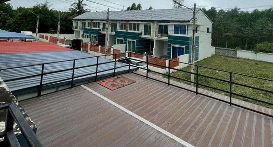 À vendre 1 chambre maison à Si Racha, Chonburi