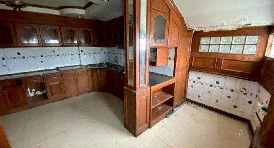 For sale 1 bed house in Ban Bueng, Chonburi