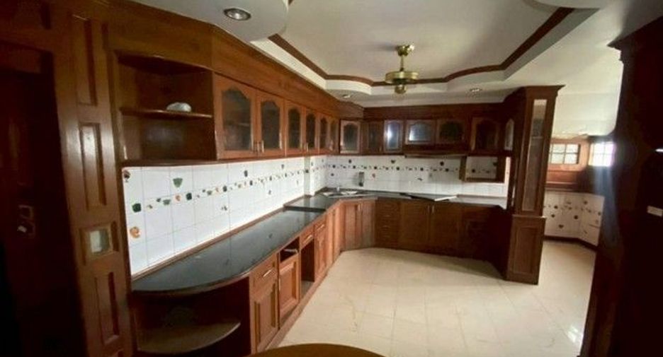For sale 1 bed house in Ban Bueng, Chonburi