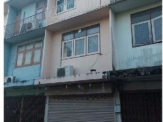 Local comercial en venta de 4 habitaciones en Bang Phlat, Bangkok