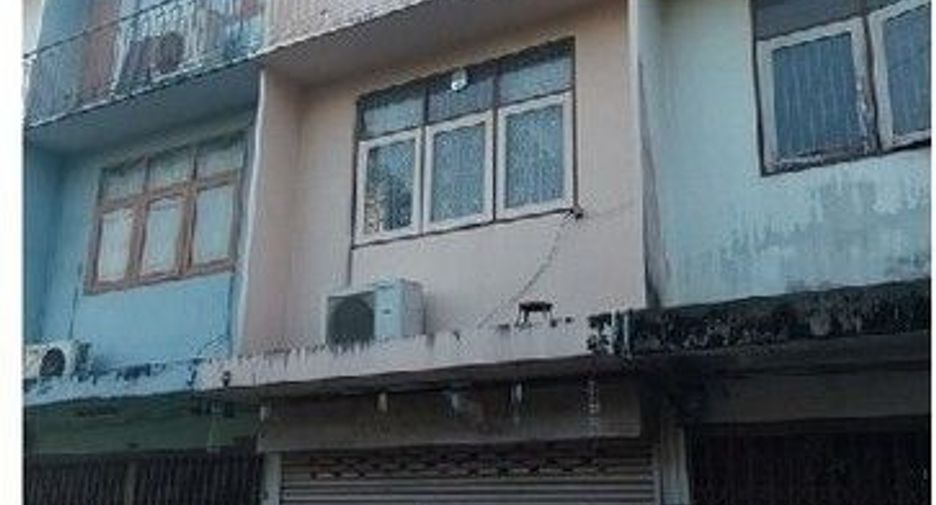 Local comercial en venta de 4 habitaciones en Bang Phlat, Bangkok