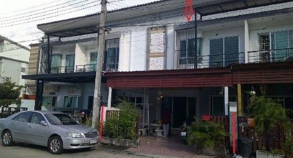 Local comercial en venta de 4 habitaciones en Khlong Sam Wa, Bangkok