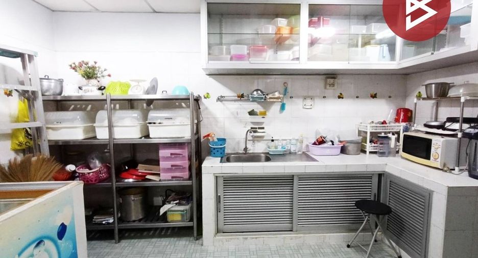 For sale 4 bedrooms house in Bang Khun Thian, Bangkok