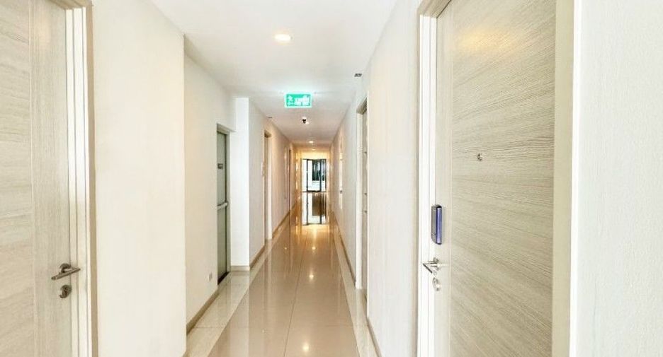 For sale 1 bed condo in Mueang Samut Prakan, Samut Prakan
