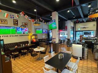 Local comercial en alquiler y en venta en Phra Khanong, Bangkok
