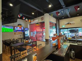 Local comercial en alquiler y en venta en Phra Khanong, Bangkok