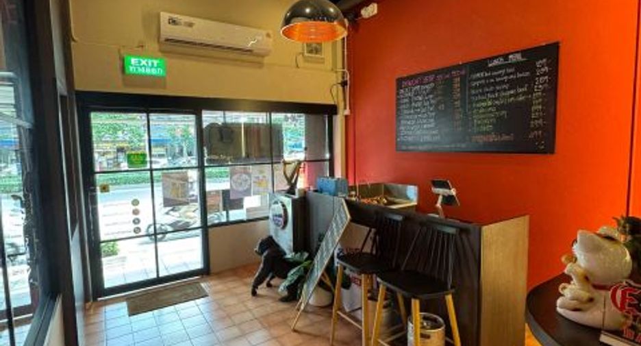 Local comercial en alquiler y en venta en Phra Khanong, Bangkok