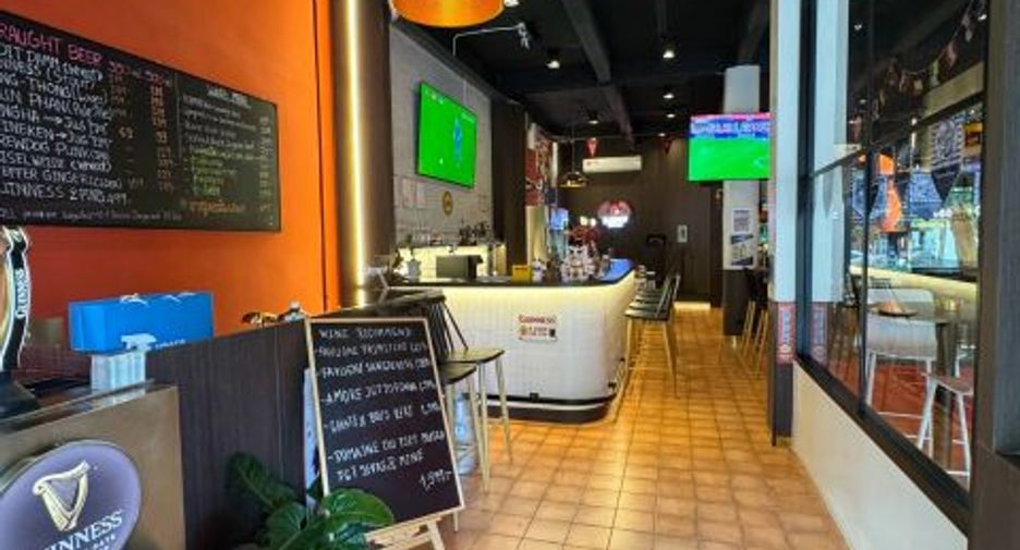 Local comercial en alquiler y en venta en Phra Khanong, Bangkok