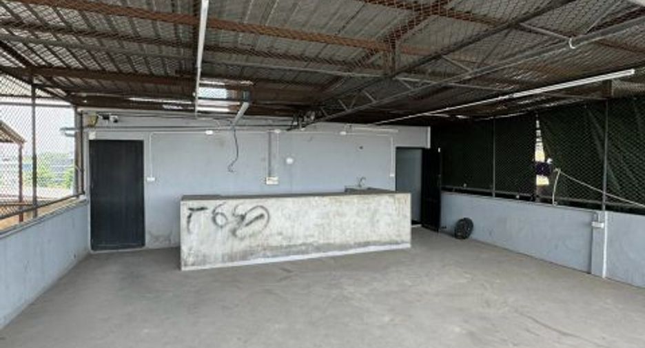 Local comercial en alquiler y en venta en Phra Khanong, Bangkok
