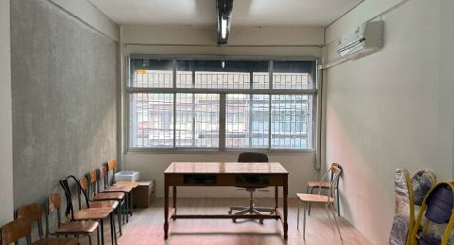 Local comercial en alquiler y en venta en Phra Khanong, Bangkok