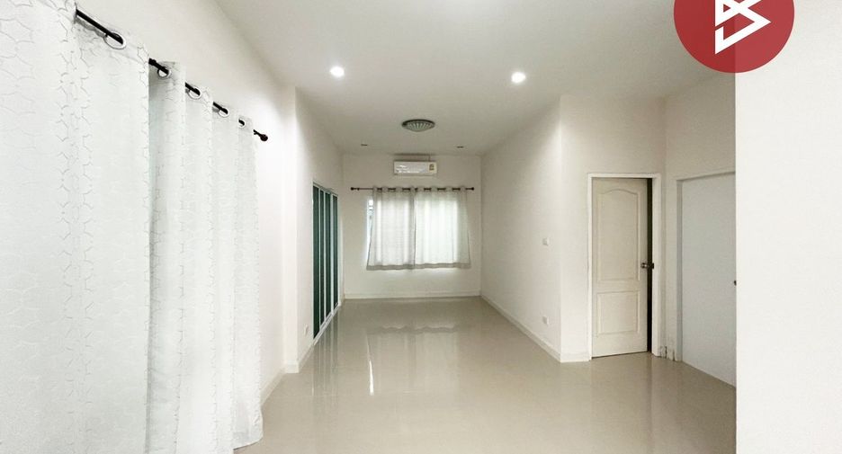 À vendre 2 chambres maison à Ban Bueng, Chonburi