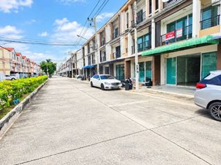 À louer et à vendre 3 chambres maison de ville à Mueang Samut Sakhon, Samut Sakhon
