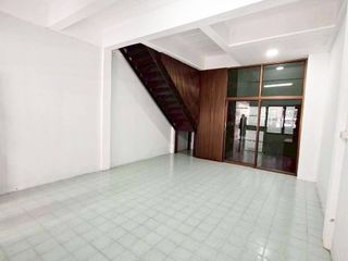 Casa adosada en venta de 2 habitaciones en Mueang Chon Buri, Chonburi