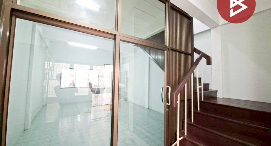 Продажа 2 спальни таунхаус в Mueang Chon Buri, Чонбури
