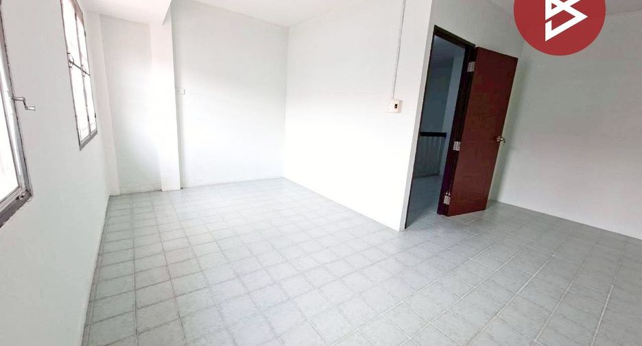 Продажа 2 спальни таунхаус в Mueang Chon Buri, Чонбури