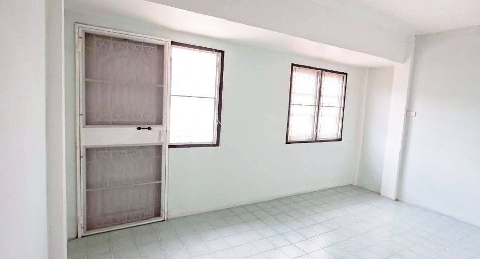 Продажа 2 спальни таунхаус в Mueang Chon Buri, Чонбури