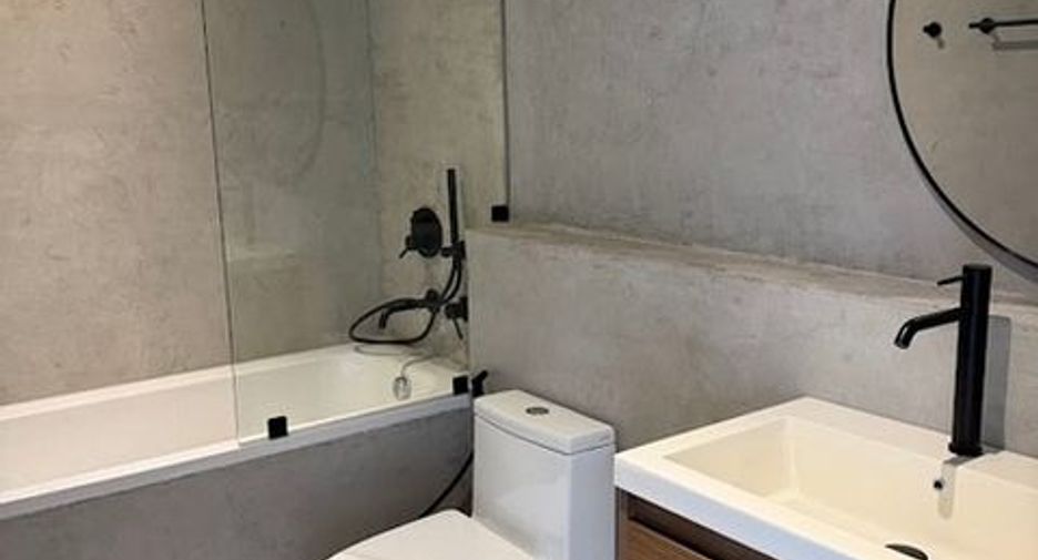 For rent 3 bedrooms condo in Watthana, Bangkok