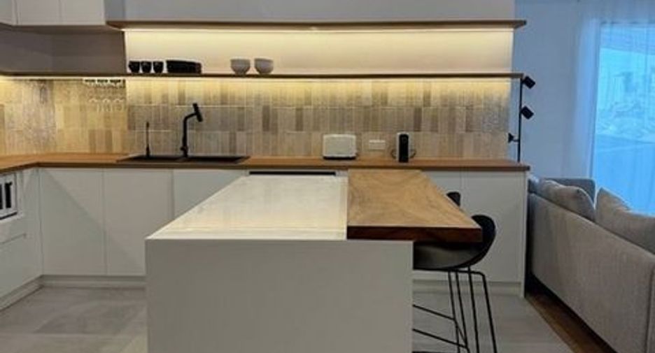 For rent 3 bedrooms condo in Watthana, Bangkok