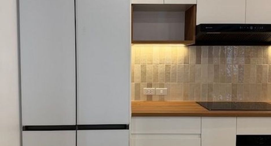 For rent 3 bedrooms condo in Watthana, Bangkok