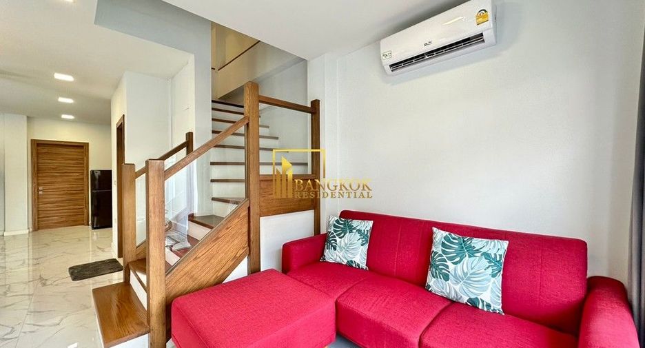 Casa en alquiler de 3 habitaciones en Watthana, Bangkok