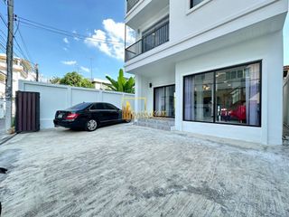 Casa en alquiler de 3 habitaciones en Watthana, Bangkok