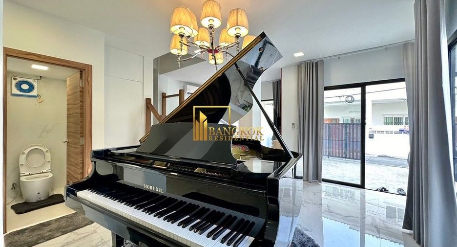 Casa en alquiler de 3 habitaciones en Watthana, Bangkok