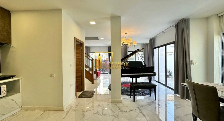 Casa en alquiler de 3 habitaciones en Watthana, Bangkok